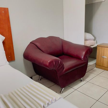 Sunrise Guest Inn Pretoria-Noord Extérieur photo